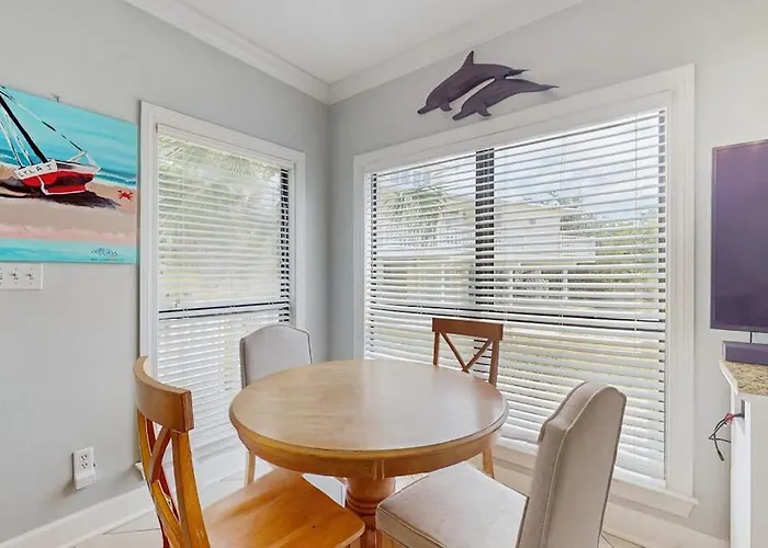Holiday home Gorgeous Coastal Townhome With Private Balcony Porch Wd And Shared Pool