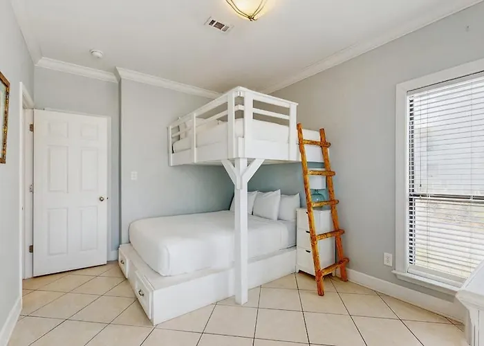 Gorgeous Coastal Townhome With Private Balcony Porch Wd And Shared Pool
